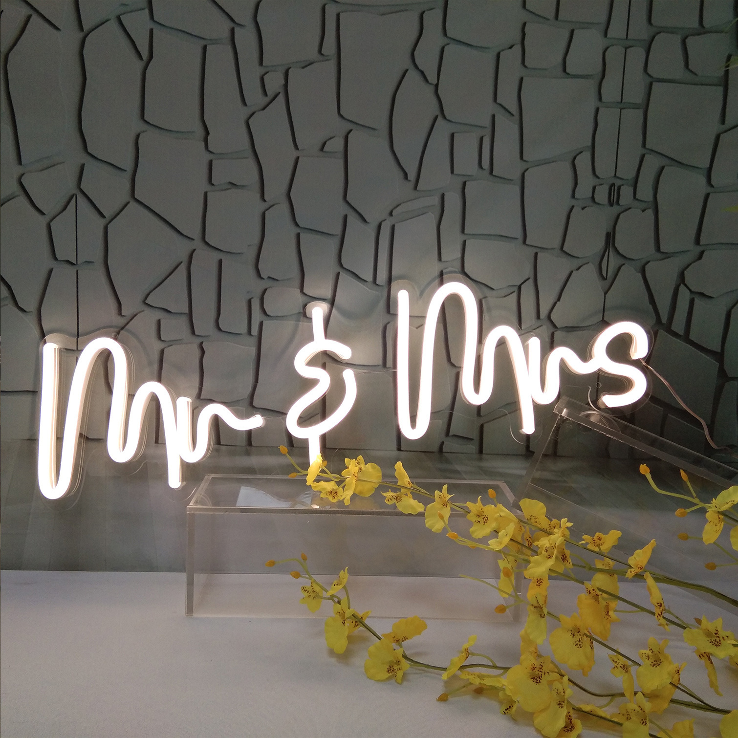 Mr-Mrs LED Neon Signs by Flex-Neon.com